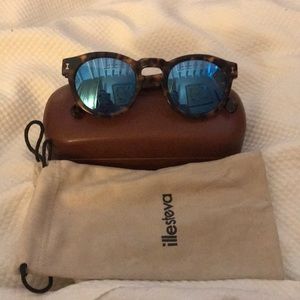 Illesteva Leonard Sunglasses- with case and bag